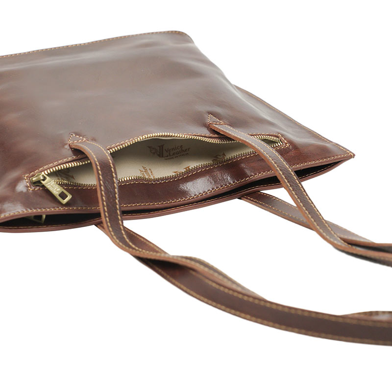 Women's Shoulder Bag Made Of Grain Leather With Long Leather Shoulder